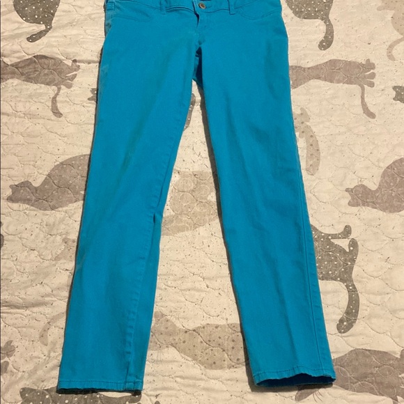 Hollister Women's Skinny Jeans in Bright Blue - Picture 3 of 4